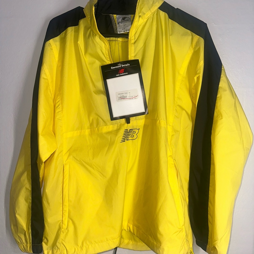 Vintage New Balance Men's Yellow and Black Jacket medium